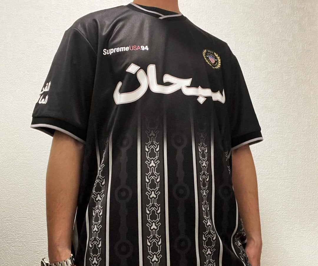 【新品】supreme arabic logo soccer jersey
